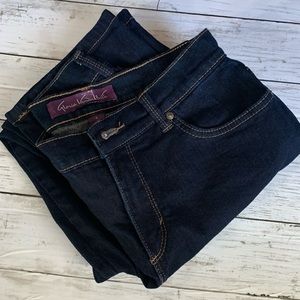 Gloria Vanderbilt jeans.